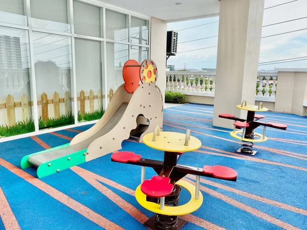 Cozy Iloilo City Condo With Shared Pool and Fitness Center