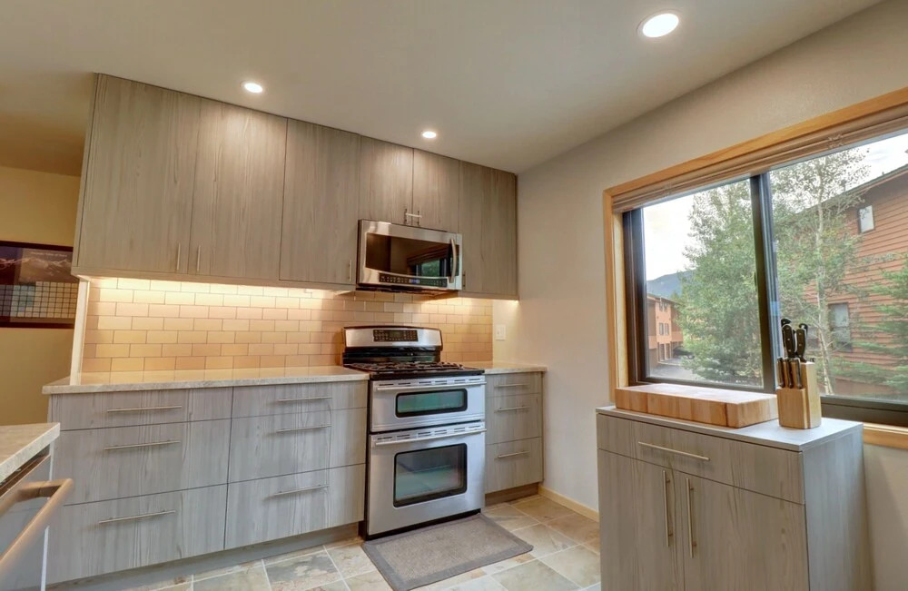 732b Meadow Creek 2 Bedroom Townhouse by RedAwning