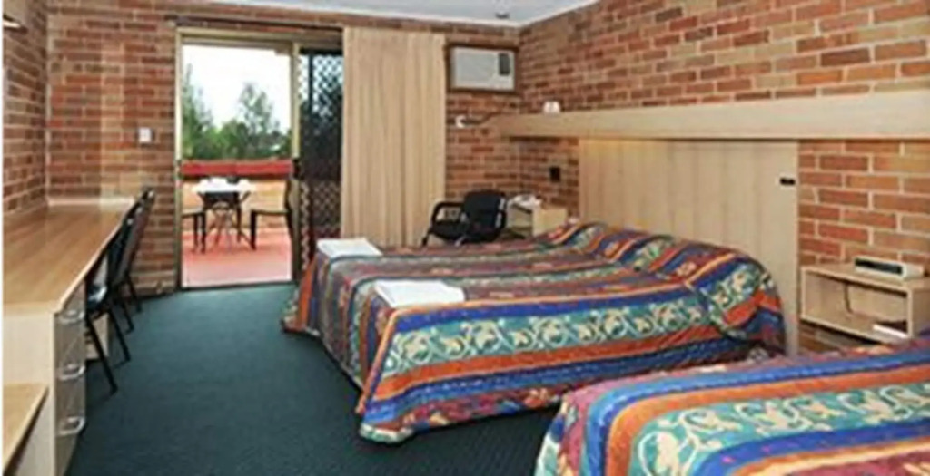 Windsor River View Inn