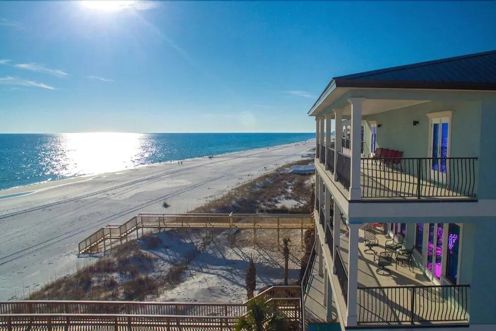5 O'Clock Somewhere 8 Bedroom Holiday Home by Five Star Properties