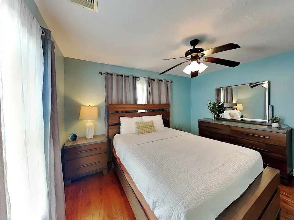 Sea Gem Turquoise by Ryson Vacation Rentals