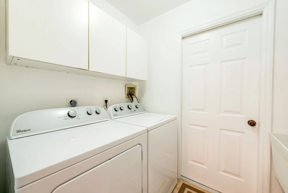 2305 SW 19th Home 3 Bedrooms 2 Bathrooms Home