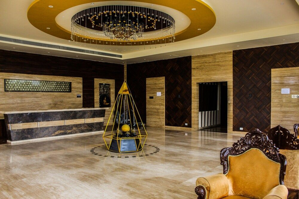 Solitaire Hotel and Resort