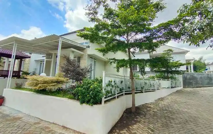 Villa Emerald K8 by N2K