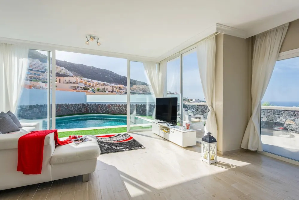LUXURY WHITE VILLA with sea view, heated pool