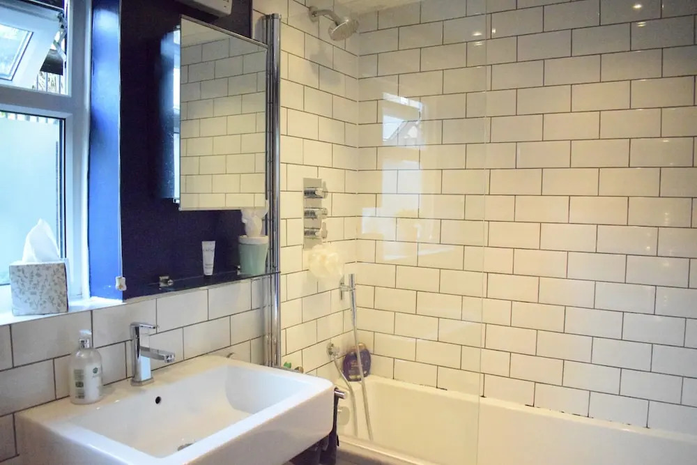 Spacious 1 Bedroom Victorian Apartment
