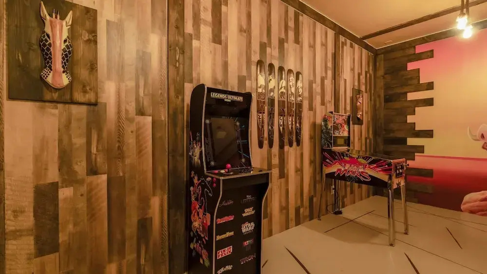 Upstay Family Home w Cinema, Pool & BBQ Clermont