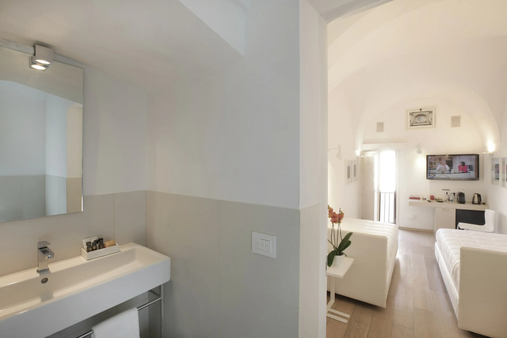 Santacroce Luxury Rooms
