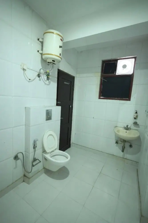 Airpot The Paramonnt Hotel