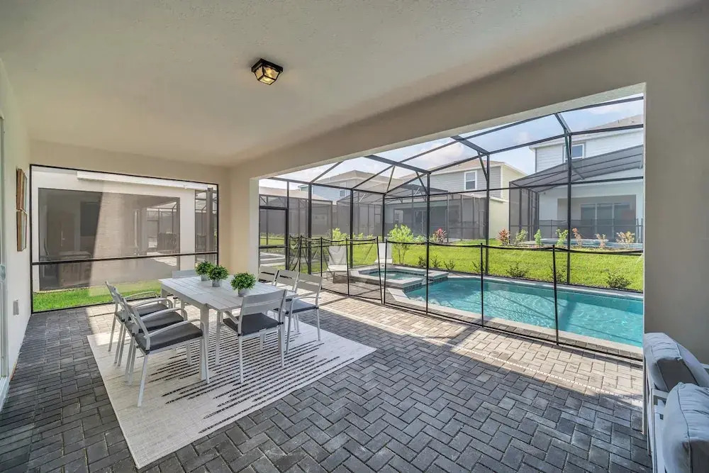 Chic 10br Retreat With Themed Rooms Pool
