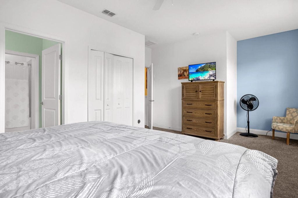 IfT318 4 Bedroom Luxury Condo!, DAVENPORT, US