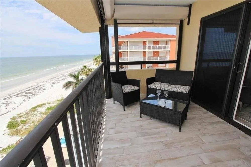 Shore 502 by RedAwning