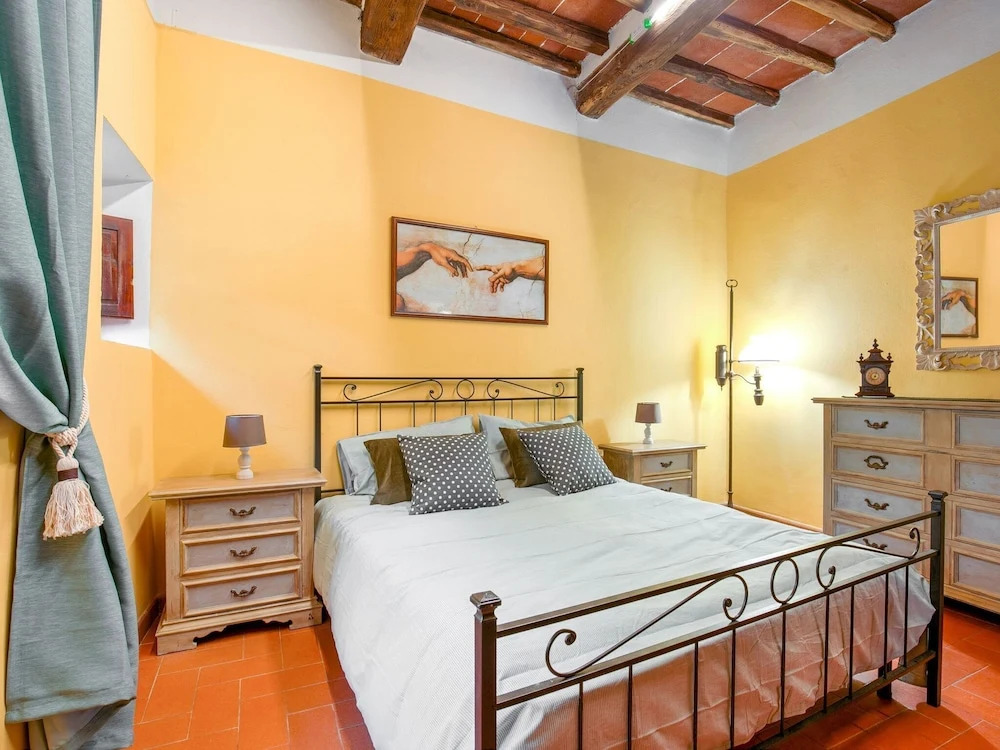 Elegant Holiday Home in Greve in Chianti With Swimming Pool