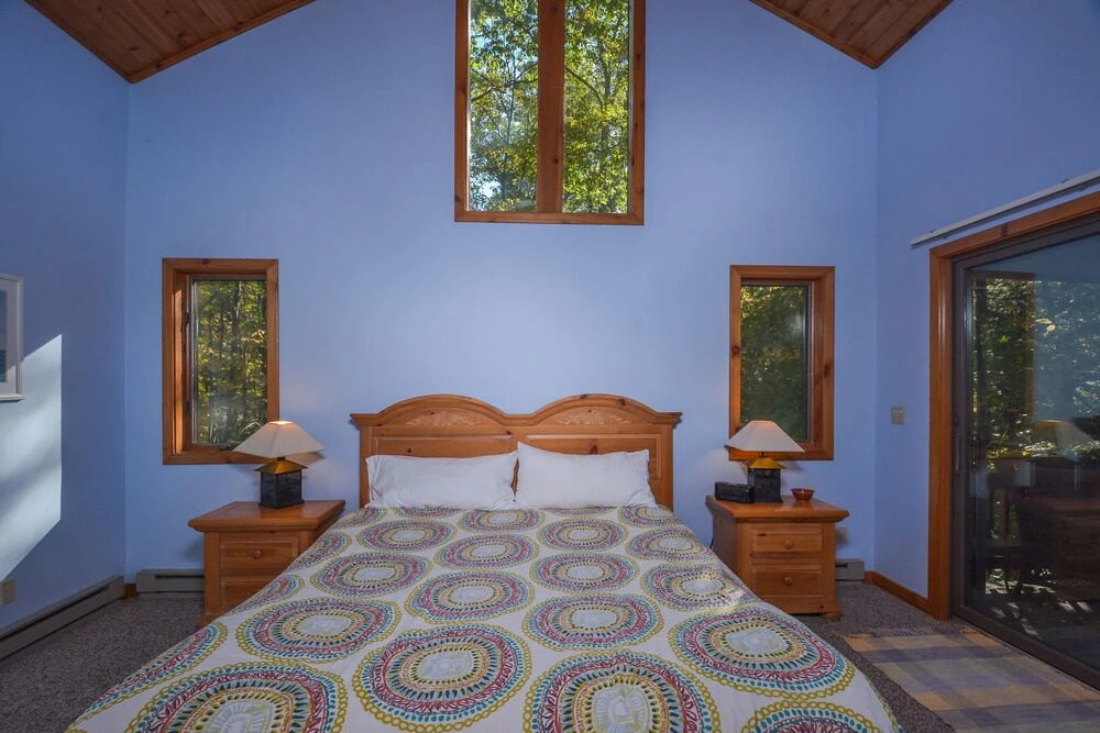 Lake Shore Retreat 5 Bedroom House