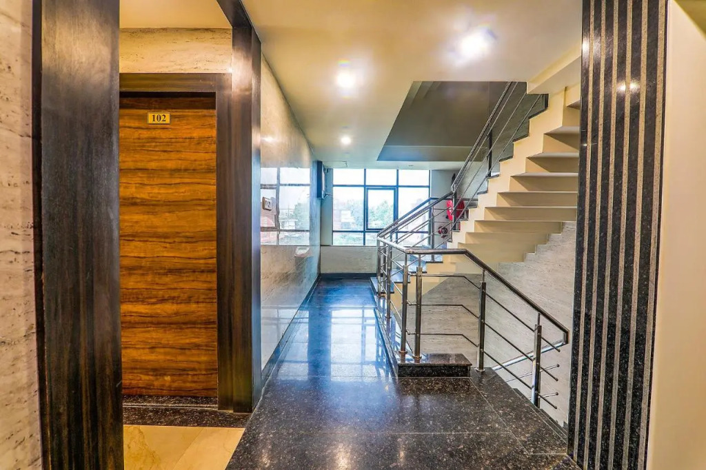 FabHotel Rudra Inn & Cafe I