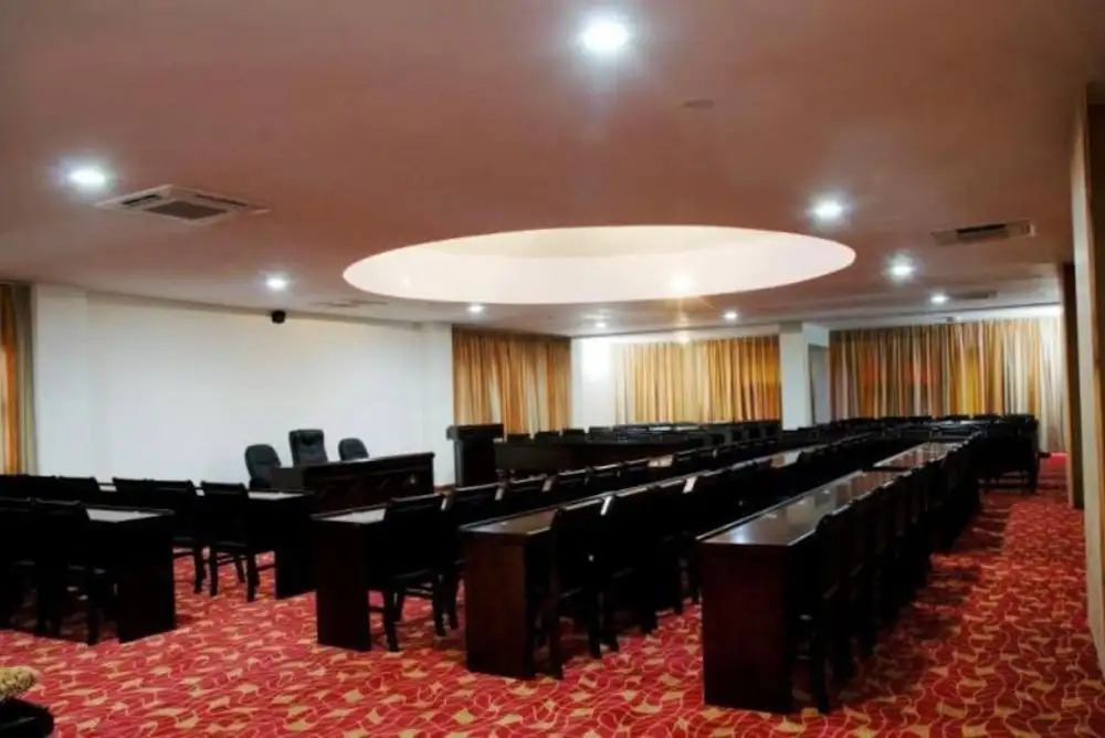Snowcrest Hotel