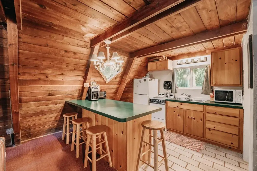 Cabin 54 - A Nostalgic and Rustic Mountain Retreat