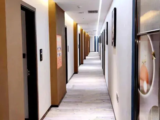 Yilong Lanshe Hotel