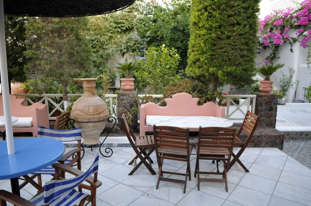Polydefkis Hotel