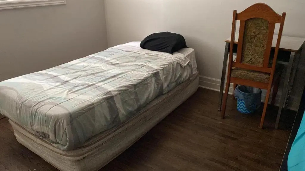 Private Rooms 5 min Finch West Subway - York University