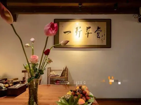 Yixing Thatched Cottage Inn (Lijiang Old Town Dashuiche Branch)