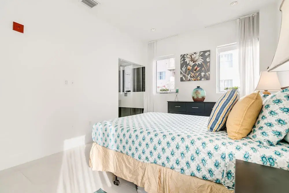 2 Bedroom 2 Bath Loft with Exclusive Rooftop & Hot Tub