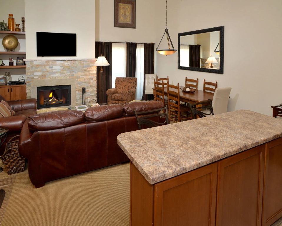 Lionshead Arcade #306 - 7 Br Condo
