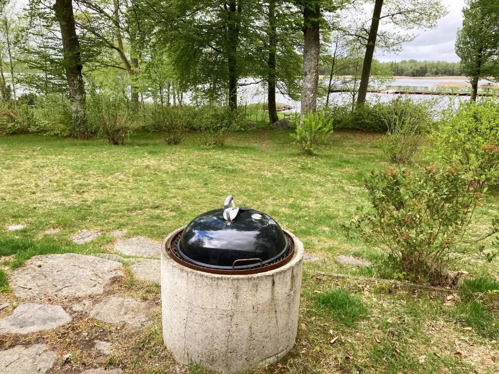 Nice holiday house located by the lake Bolmen