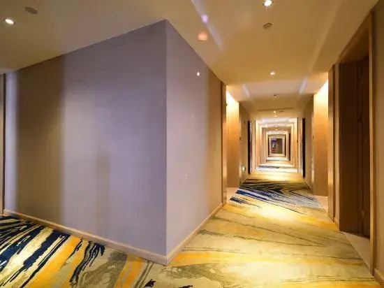 Vienna International Hotel 5.0 Versions  Shaoguan Qujiang Nanhua Temple Zhang Jiuling Park  Branch