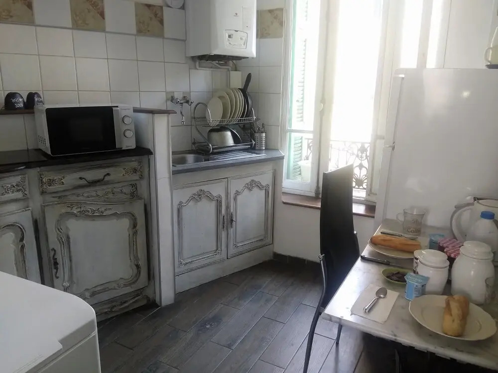 Nice Center Room