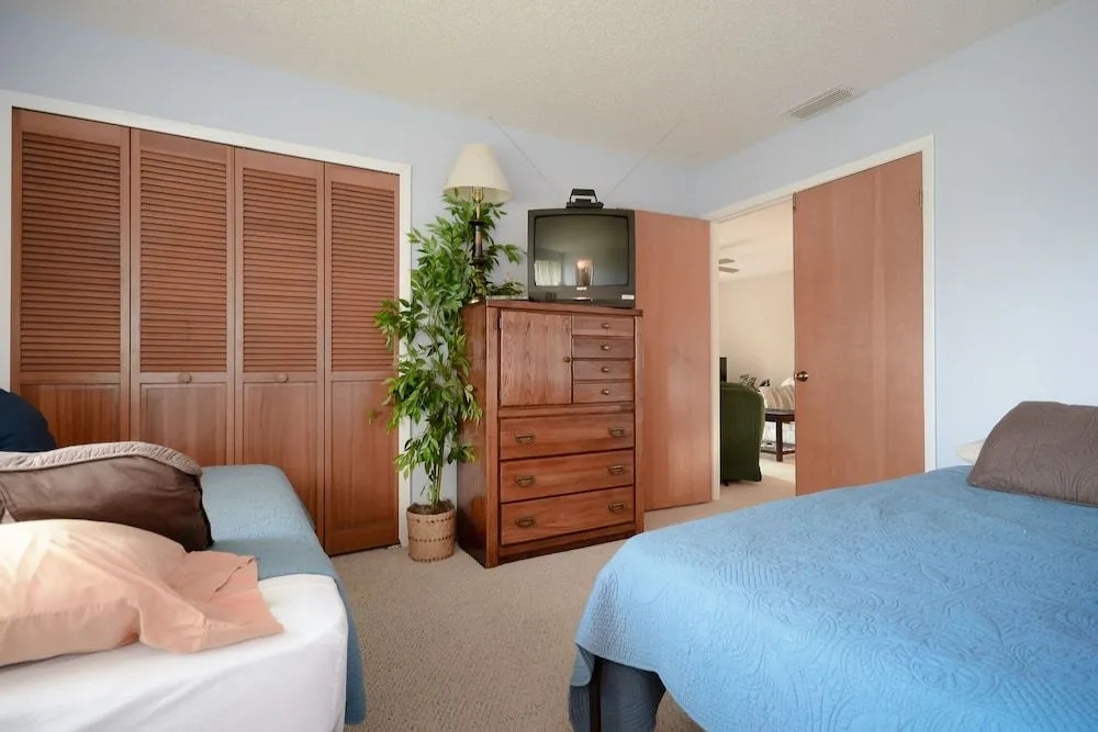 SC207 Sea Woods by RedAwning