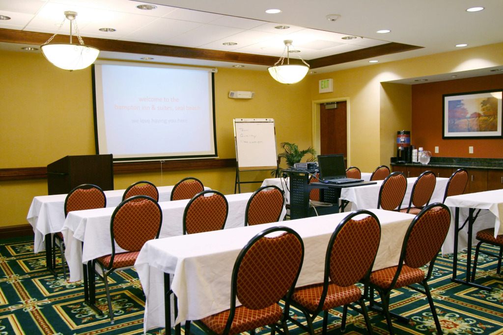 Hampton Inn & Suites Seal Beach