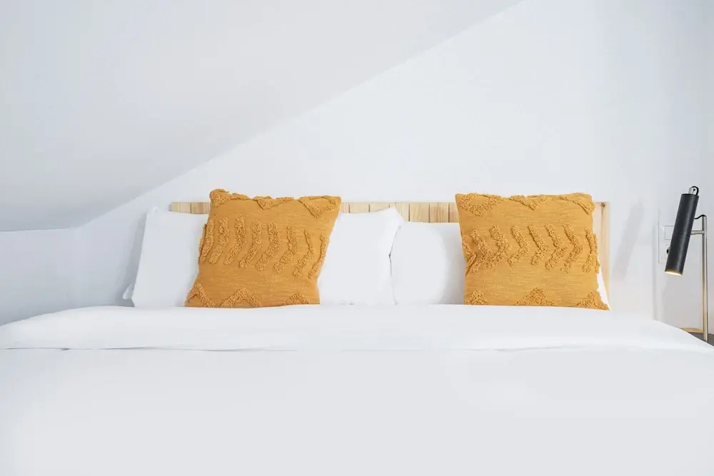 Vallecas Suites by Olala Homes