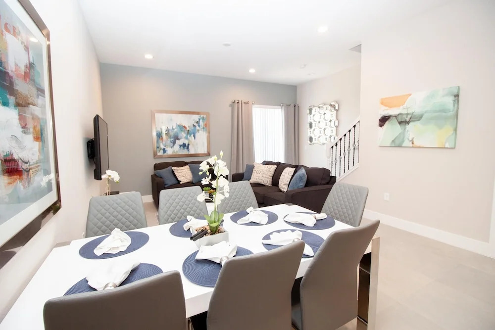 4 BR 4 BA | 7587 Sunny Dreams Lane