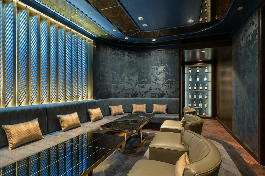 Отель Conrad Singapore Orchard