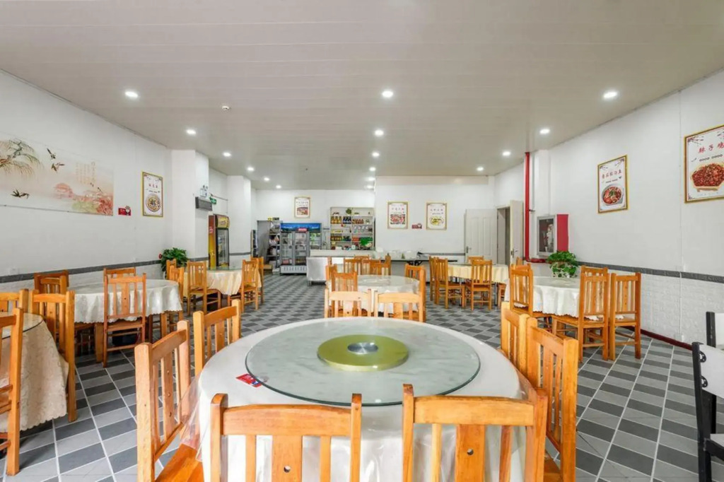 Boyixin Hotel (Anshun West High Speed Railway Station Airport Road)