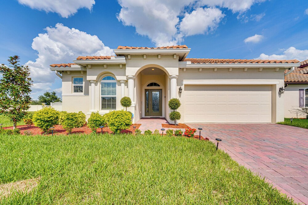 Relax, Play, Swim: Luxe Haines City Home w/ Lanai!