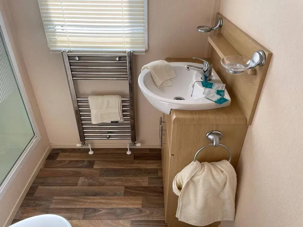 2022 Holiday Home 2 Bedroom With Decking