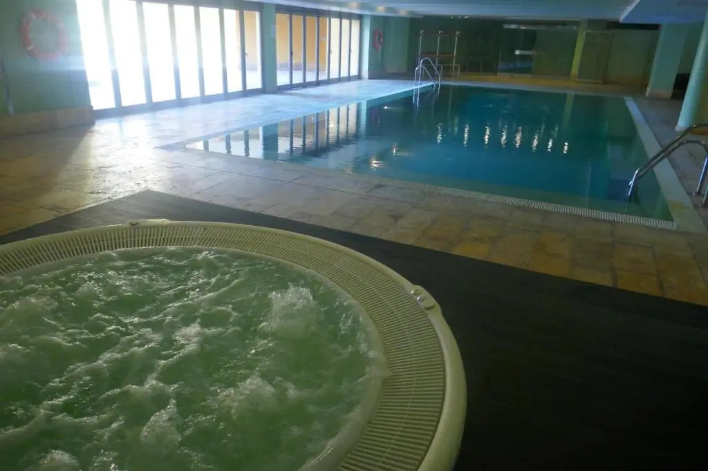 Salinas. Apartment for 4. Terrace/Parking/Pools/Gym/4mins beach