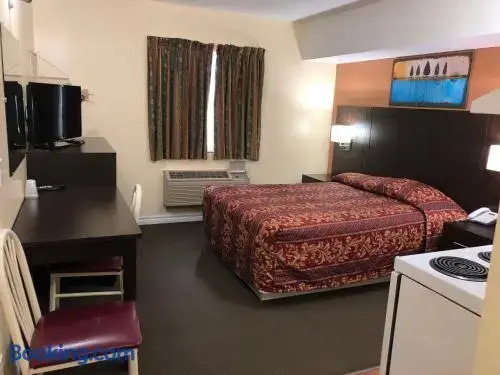 Royal Windsor Inn & Suites