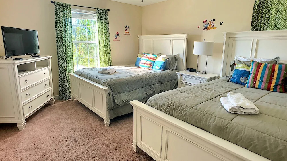 Paradise Palms 8955