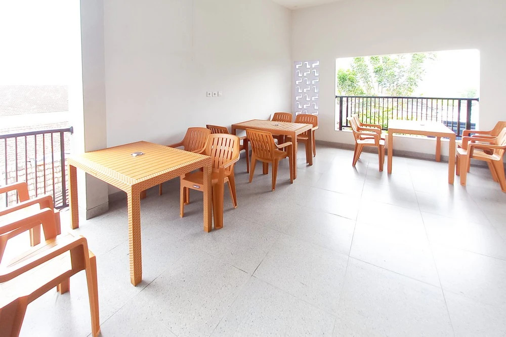 RedDoorz Plus Syariah @ Umyas Hotel near Terminal Anjuk Ladang Nganjuk