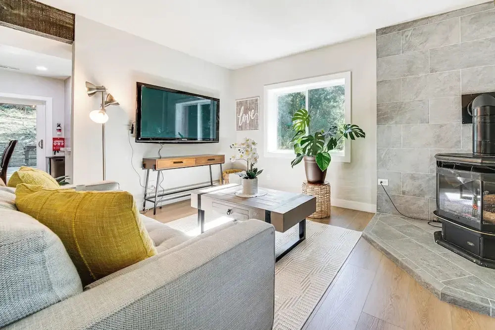 13 Mi to Lumen Field & Dtwn Seattle! Cozy Retreat