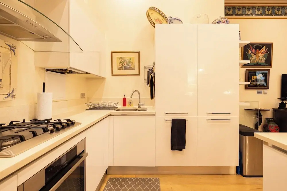Large 4-bed 8-guests W/patio 1841 House Paddington