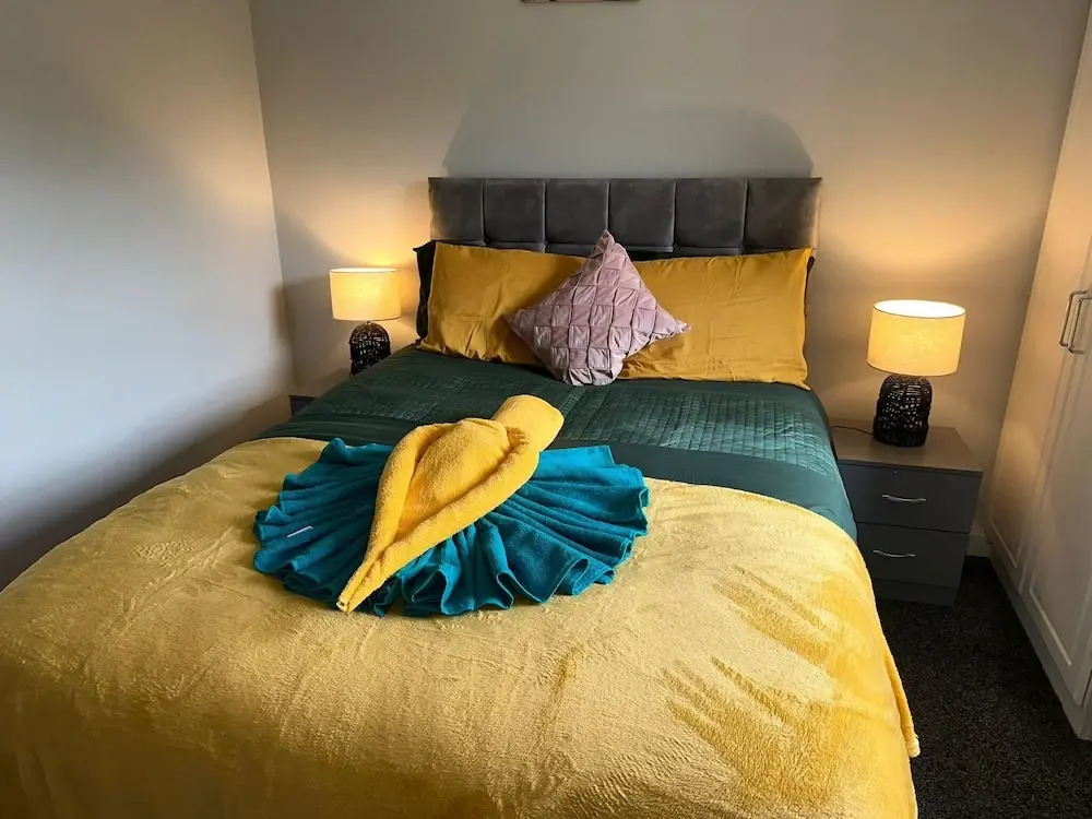 London Luxury Apartment up to 8 Guests