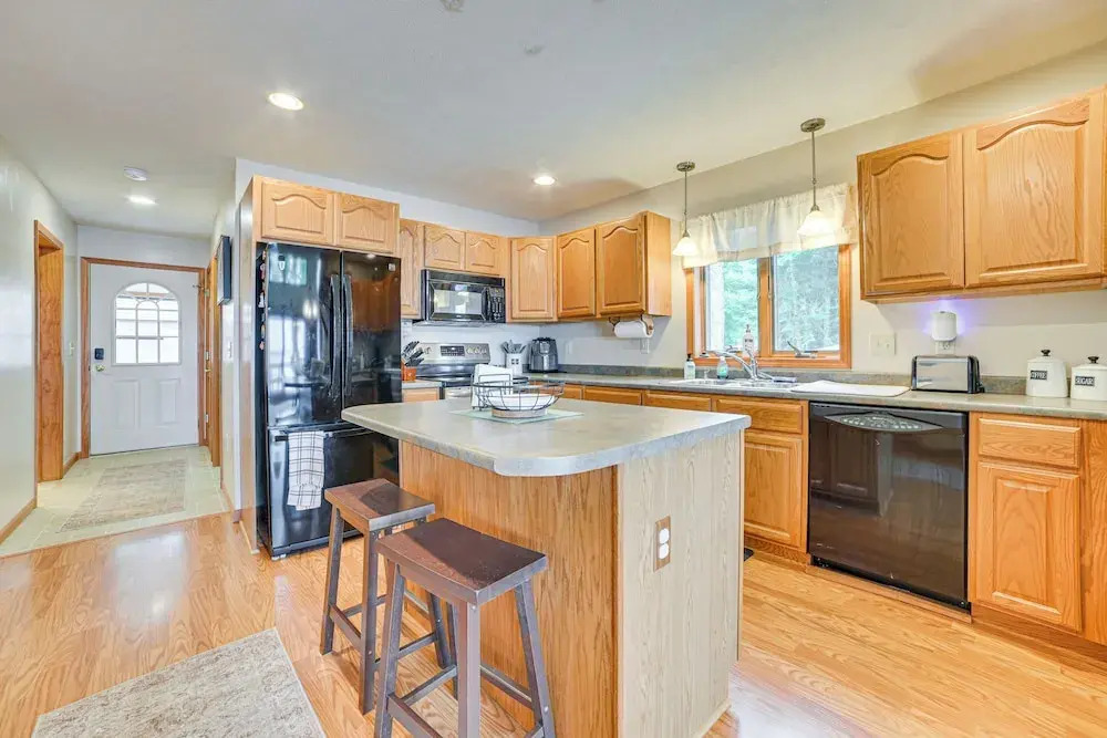 < 2 Mi to Brimley State Park: Lake Superior Home
