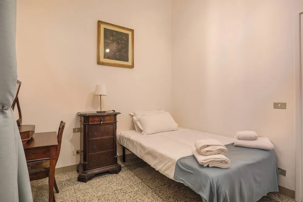 2 Bedroom Apartment in Florences Heart