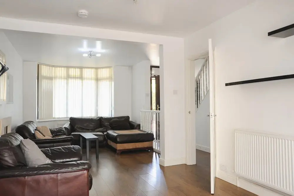Room in Guest Room - Big Size Double Room in Coventry