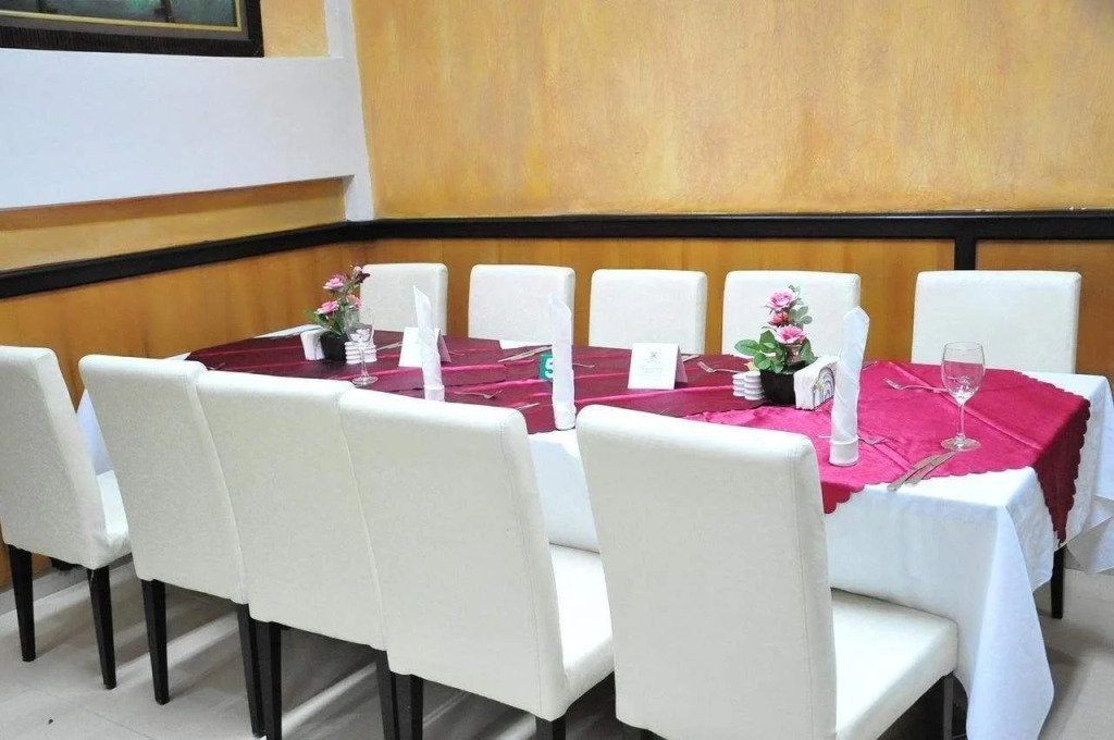 Airport West Hotel