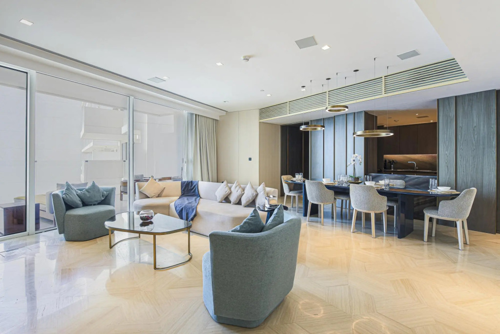 DXB - Five - 41102 - PJ